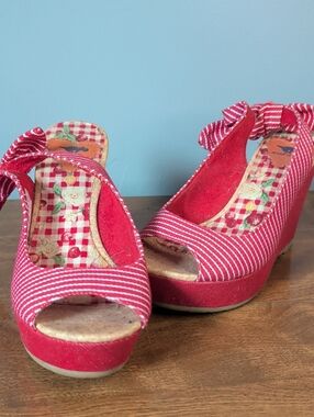 Rocket Dog Red Striped Peep-Toe Wedge Sandals